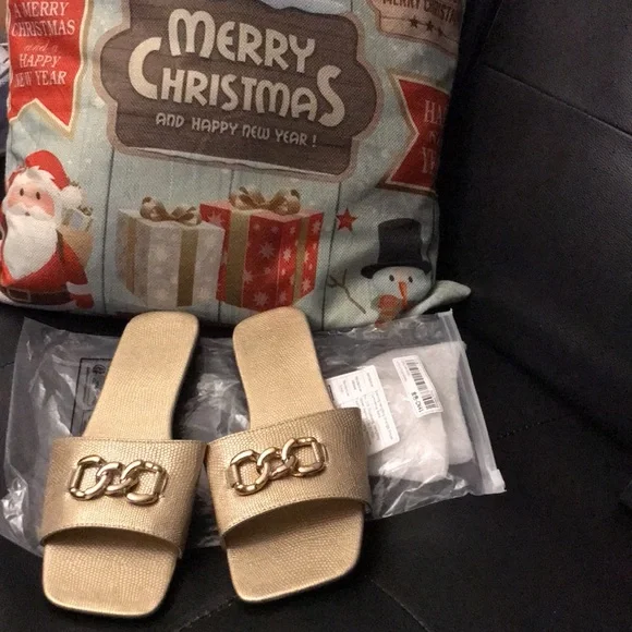 Gold Chain Embellished Slides - Picture 4 of 11